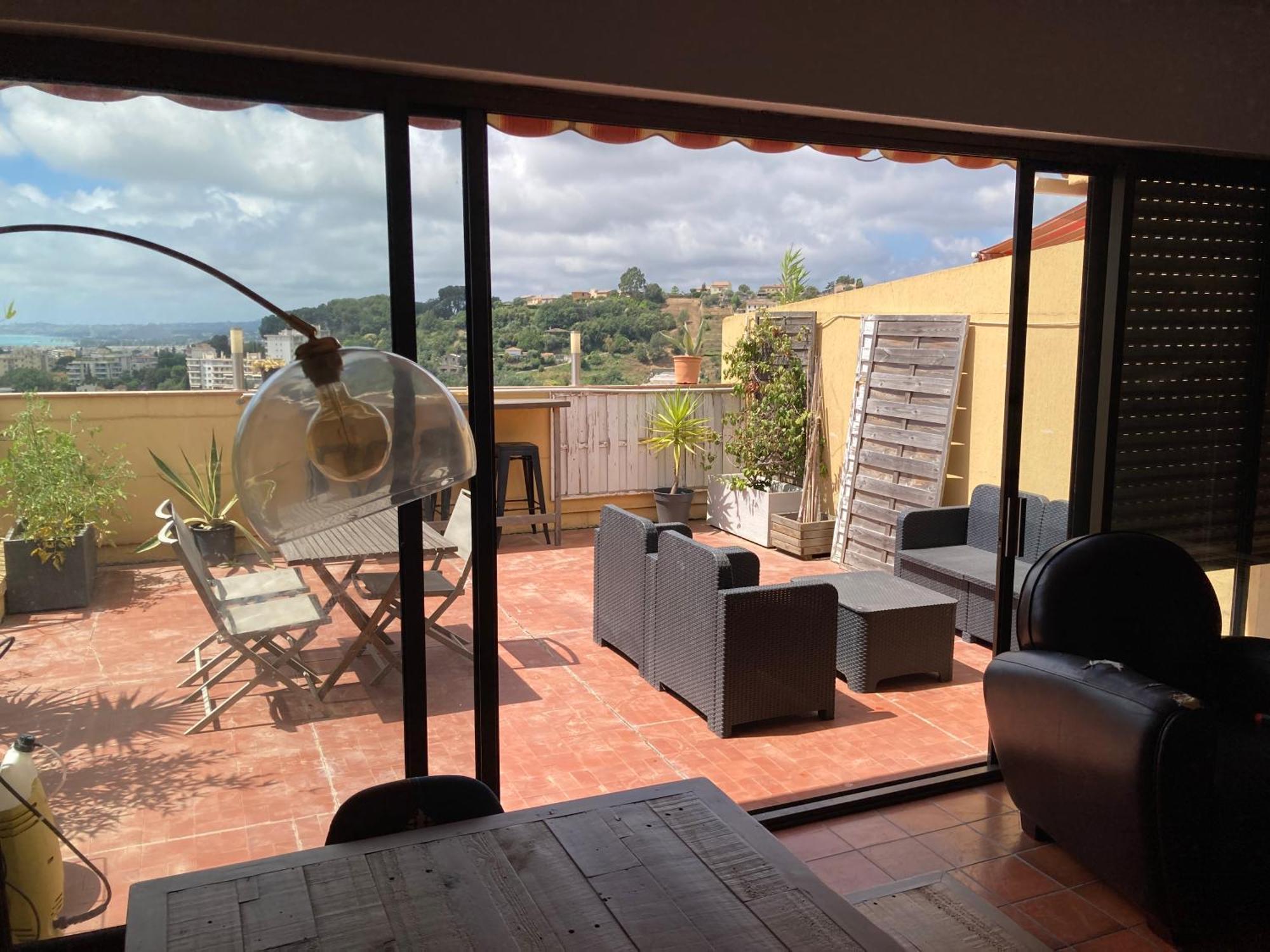 T2 Traversant Avec Une Grande Terrasse Et Piscine Cagnes-sur-Mer Zewnętrze zdjęcie